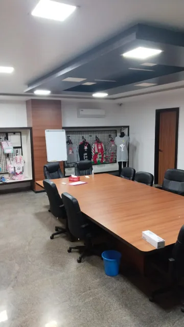 Professional Gray-White Ceiling